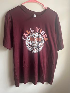 Fall Vibes Smile Maroon T Shirt Size Large